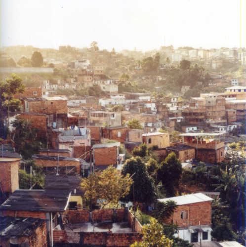 In the community of Pau da Lima, Brazil, poor infrastructure and floods contribute to higher exposure to leptospirosis, a rat-borne disease. [Photo by Jonathan Richardson]